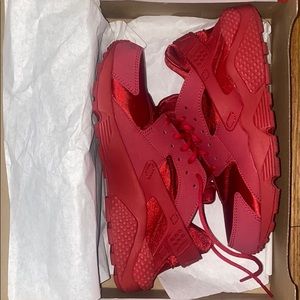 Red Nike Huaraches